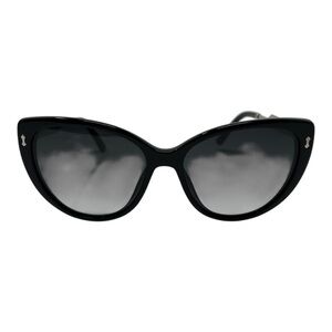 Gucci Elegant Black Cat-Eye Sunglasses